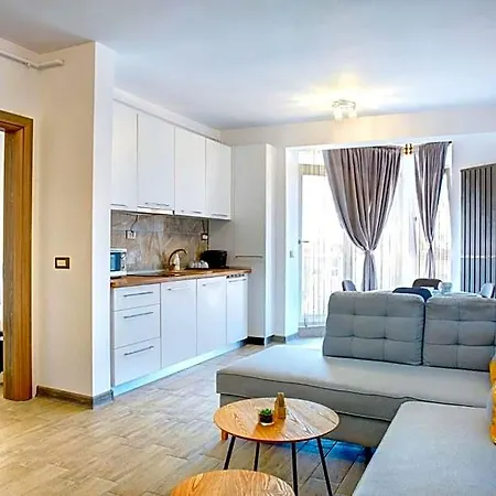 Ella Mamaia Hotel 3*