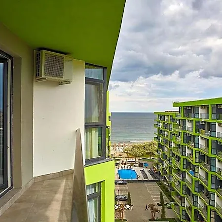 Ella Mamaia 3*